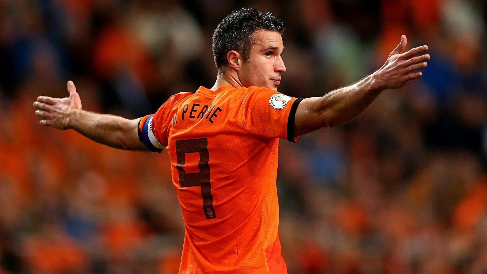 世界退役球星表演赛：卡卡、小罗、托雷斯同场竞技追忆青春