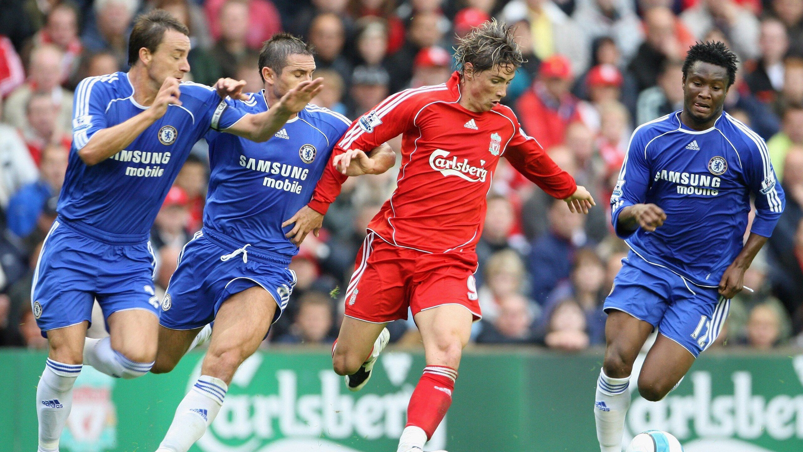 欧冠十六强抽签：拜仁对阵巴萨 “宇宙队恩怨史”再添新篇章